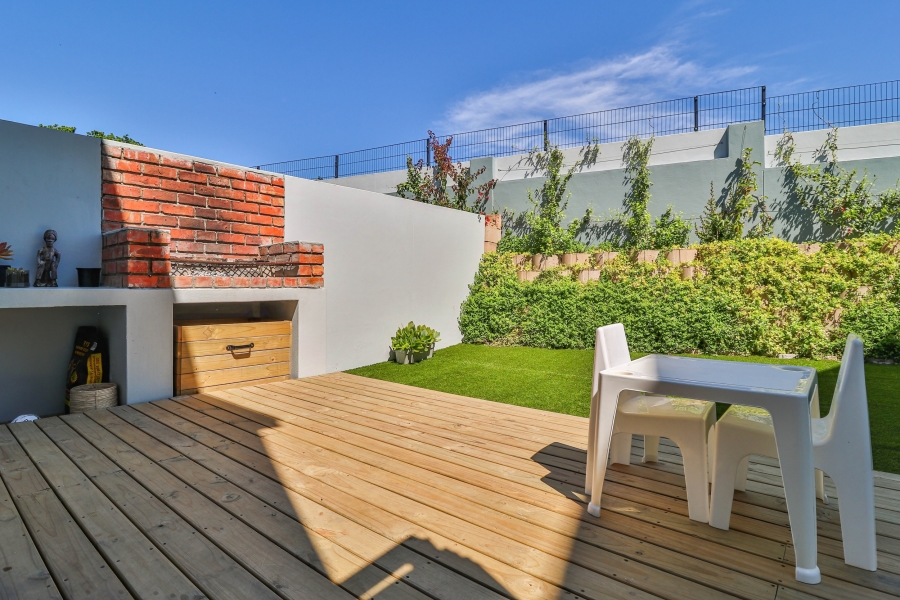 2 Bedroom Property for Sale in Honeydew Country Estate Western Cape